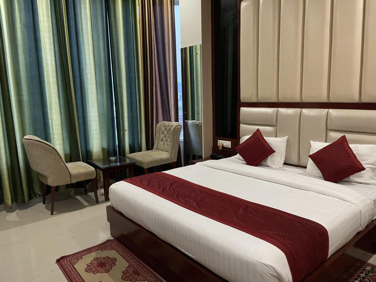 SUMEDHA G Village Resort&Spa Raiwala Exterior foto